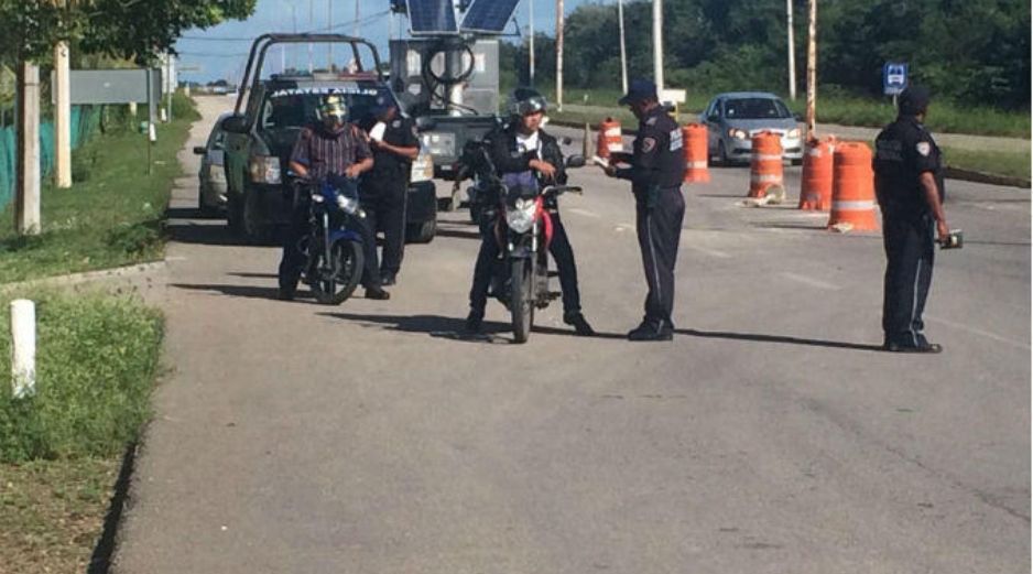 Las vías entre el aeropuerto internacional de Cancún y la zona hotelera, además de carreteras  hacia la Riviera permanecen abiertas. NTX / ESPECIAL