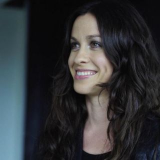 Ex mánager de Alanis Morissette admite haberle robado 4.8 MDD
