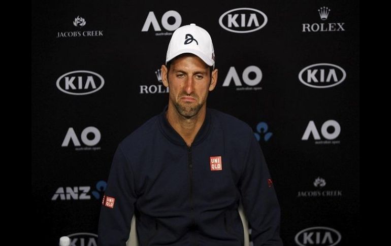 Djokovic se mostró visiblemente consternado en la rueda de prensa que ofreció tras su derrota. EFE / S. Moody
