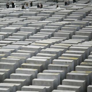 Político alemán provoca polémica por Monumento al Holocausto