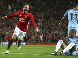 El United  podría ceder el primer puesto si no logra clasificar a la próxima edición de la Liga de Campeones. AP / ARCHIVO