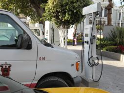 Afuera de Rectoría ya están instaladas dos electrolineras. EL INFORMADOR / P. Franco