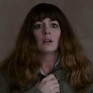 Anne Hathaway controla a un monstruo en tráiler de 'Colossal'