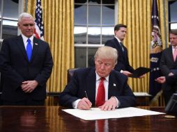 Trump dijo que su primer día como presidente ‘estuvo ocupado pero fue bueno… un día hermoso’. AFP / J. Watson