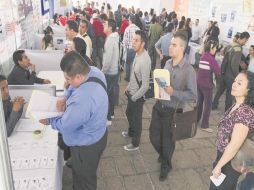 Auxiliar. Las ferias del empleo son útiles herramientas para quienes pretenden colocarse en un empleo formal. ESPECIAL /