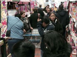 Después de un fin de año de fiestas y gastos, llega la cuesta de enero a los hogares mexicanos, caracterizado por gastos decembrinos. NTX / ARCHIVO