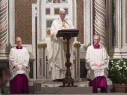 Francisco agradeció 'la ayuda concreta' a quienes prestan ayuda a los afectados por los terremotos. EFE / G. Onorati