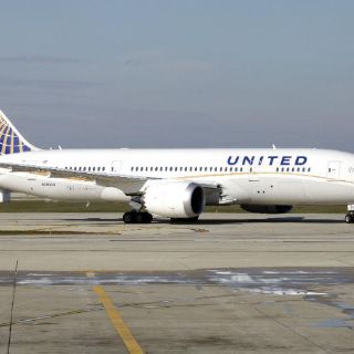 United Airlines suspende operaciones en EU por fallas de red