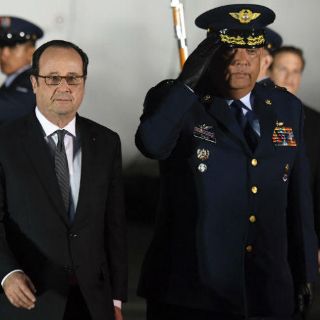 Francois Hollande aterriza en Bogotá para iniciar el lunes una visita oficial