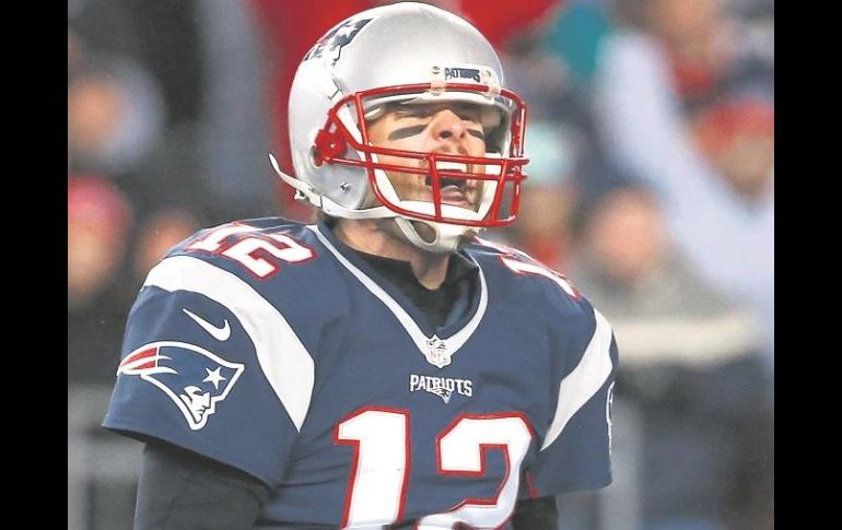 Imparable. Tom Brady va por su quinto anillo de Super Bowl después de aniquilar a los Steelers. AFP / K. Cox