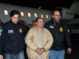 Joaquín Guzmán Loera fue extraditado el jueves 19 de enero a Nueva York, donde la justicia estatal presentó 17 cargos en su contra. AP / ARCHIVO