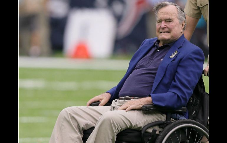 Bush de 92 años de edad fue hospitalizado la semana pasada al presentar problemas para respirar como consecuencia de una neumonía. AFP / ARCHIVO