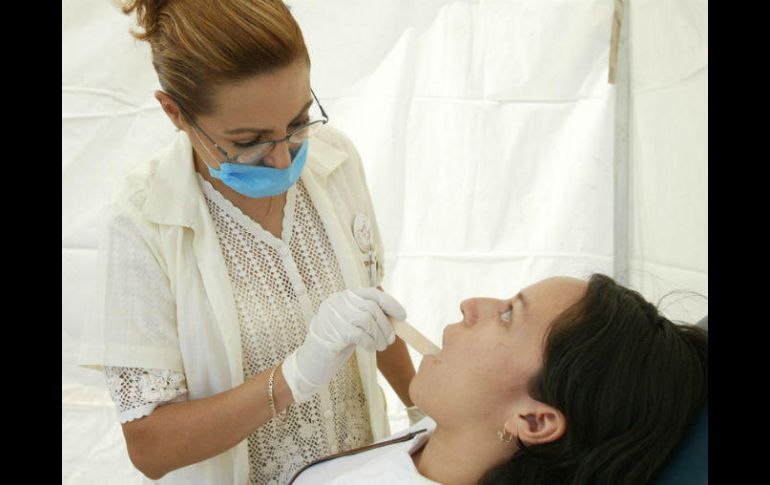 Debido a que no acuden al dentista, la mayoría de los adultos jóvenes en México llegan a perder piezas dentales. EL INFORMADOR / ARCHIVO