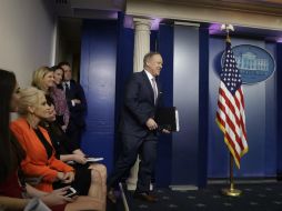 Spicer dice que el nuevo Gobierno está dispuesto a colaborar con cualquier país para combatir a los yihadistas del EI. AP / E. Vucci