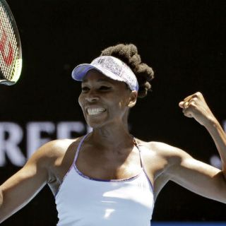 Venus Williams pasa a semifinales en Australia