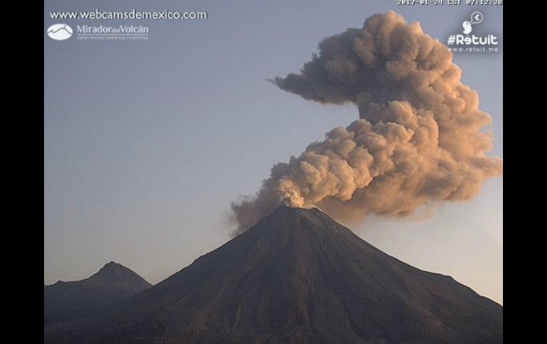 Se vigila y monitorea la actividad y el comportamiento en general del volcán ubicado entre los límites de Colima y Jalisco. TWITTER / @LUISFELIPE_P
