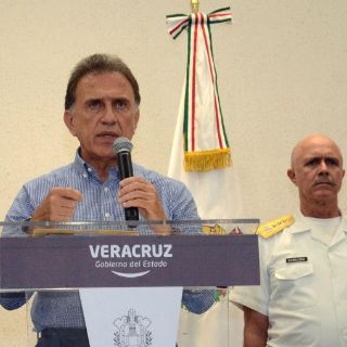 Yunes Linares pide pagar deuda de 42 MMDP a 50 años