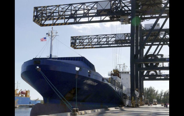Funcionarios del puerto se están preparando para recibir una delegación comercial de Cuba durante la semana. AP / J. Iglesias