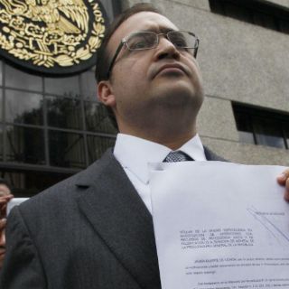 La Interpol activa ficha roja para localizar a Javier Duarte