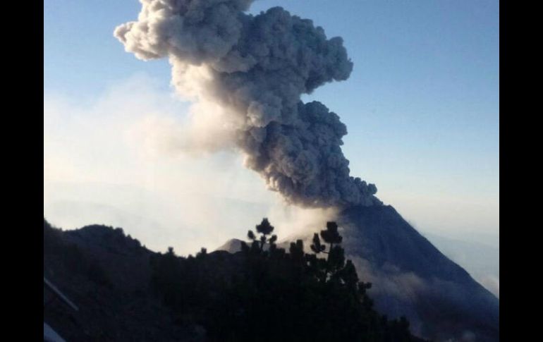 Se recomienda a las poblaciones aledañas al Volcán de Fuego mantenerse informadas y tomar sus precauciones. TWITTER / @PCJalisco