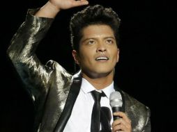 Mars se une a John Legend, Metallica, Carrie Underwood, Keith Urban y Adele, quienes también actuarán en la entrega. AP / ARCHIVO