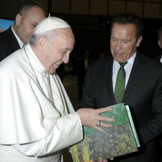 Arnold Schwarzenegger se reúne con el Papa Francisco
