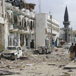 Doble ataque con coche bomba en Somalia dejó  28 muertos y 43 heridos