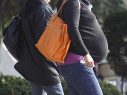 Recomiendan a toda mujer embarazada llevar un control prenatal con su médico de confianza. NTX / ARCHIVO