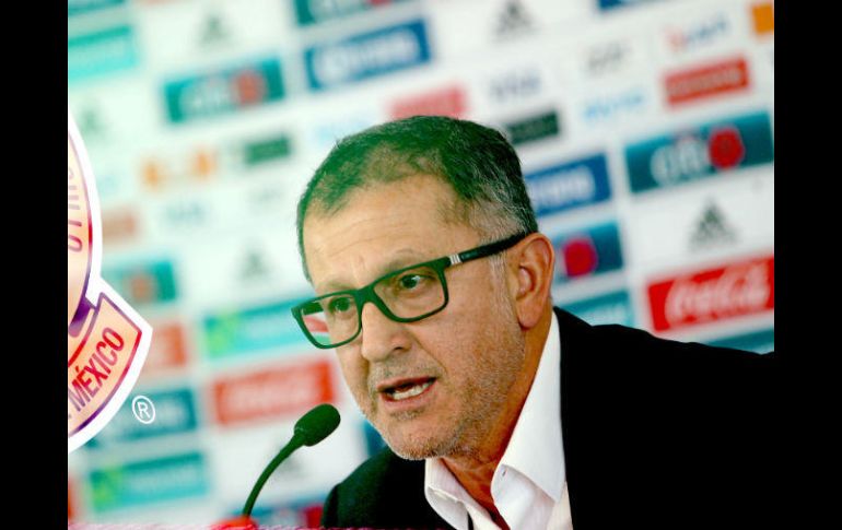 El técnico Juan Carlos Osorio afirma que el número elevado de extranjeros en la Liga MX complica su trabajo. NTX / J. Arciga
