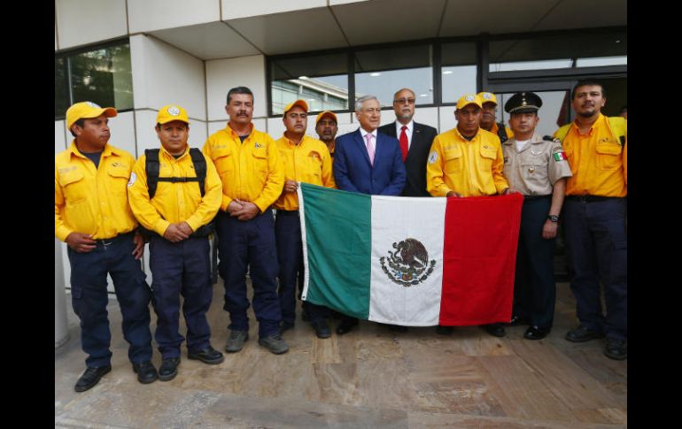 Fueron recibido por el embajador de México en Chile, Rubén Beltrán Guerrero, y por el ministro de Relaciones Exteriores, Heraldo Muñoz. EFE / E. Garay