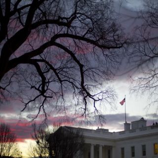 Silenciar el español en la Casa Blanca es discriminatorio: AML