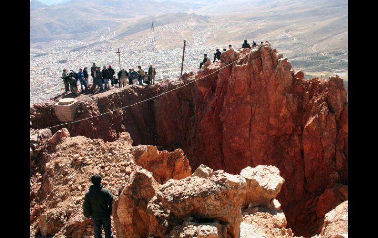 Gran parte de las minas en Bolivia son explotadas por cooperativas mineras artesanales manejadas por mineros independientes. EFE / ARCHIVO