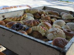 Desayunar leche azucarada y pan dulce podrían estar provocándoles una ingesta excesiva de azúcar. NTX / ARCHIVO