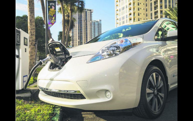 Nissan y BMW habían anuciado que conjuntarían esfuerzos para acrecentar la red de cargadores para autos eléctricos en Estados Unidos. ESPECIAL /