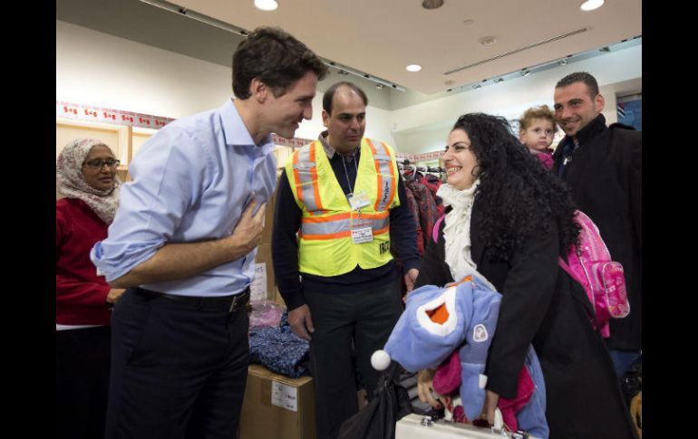 El mandatario de Canadá  tuiteó: 'la diversidad es nuestra fuerza #BienvenidosaCanadá'. AP / N. Danette