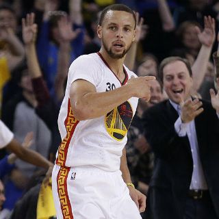 Curry guía a los Warriors a la victoria ante los Clippers