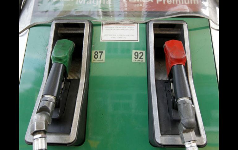 Hasta el 3 de febrero la gasolina Magna costará 15.99 el litro, la Premium 17.79 y el diésel 17.05 pesos. EL INFORMADOR / ARCHIVO