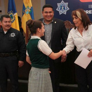 En Tlaquepaque previenen drogadicción con el programa DARE