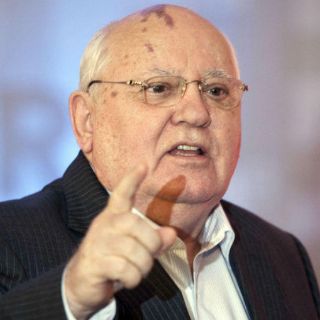 Gorbachov llama a Putin y Trump a acabar con militarismo