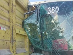 El martes un camión de la ruta 380 se impactó contra un tráiler en Periférico Sur, dejando 37 heridos. ESPECIAL /