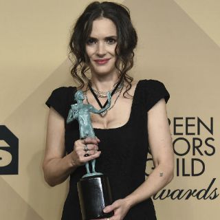 Winona Ryder se roba el show en los SAG Awards