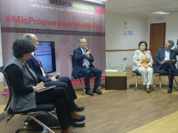 Durante la reunión propusieron que un equipo de litigadores representen a la sociedad en casos de corrupción. TWITTER / @JoseMedinaMora