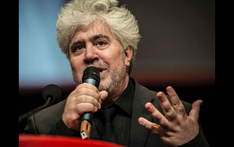 Cannes recordó que Almodóvar lleva '35 años tejiendo una complicidad con los espectadores de todo el mundo'. AP / P. Ksiazek