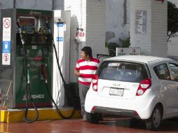 El tipo de cmabio será determinante en los subsiguientes ajustes en el precio de los combustibles. NTX / ARCHIVO