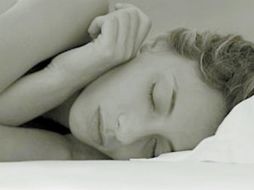 Una siesta de mayor duración puede ser más benéfica, pero despertarse del todo puede tomar en algunas personas hasta otros 20 minutos. SUN / ARCHIVO