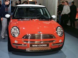 Se sugiere saber del coche que se vende y destacar con el comprador sus cualidades. EL INFORMADOR / ARCHIVO