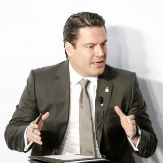 Gobernadores piden a Peña Nieto que no haya otro gasolinazo