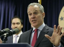 Schneiderman, procurador de NY, expresó que se une para terminar en las cortes con una medida que considera ‘peligrosa’. AP / ARCHIVO