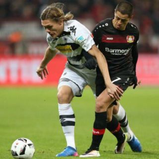 'Chicharito' se perderá duelo del Bayer por lesión