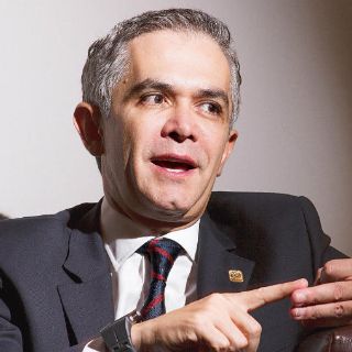 Constitución de Ciudad de México, con temas pendientes: Mancera